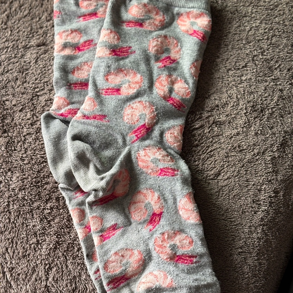 Hot Sox Gray Socks with Pink Shrimp Pattern